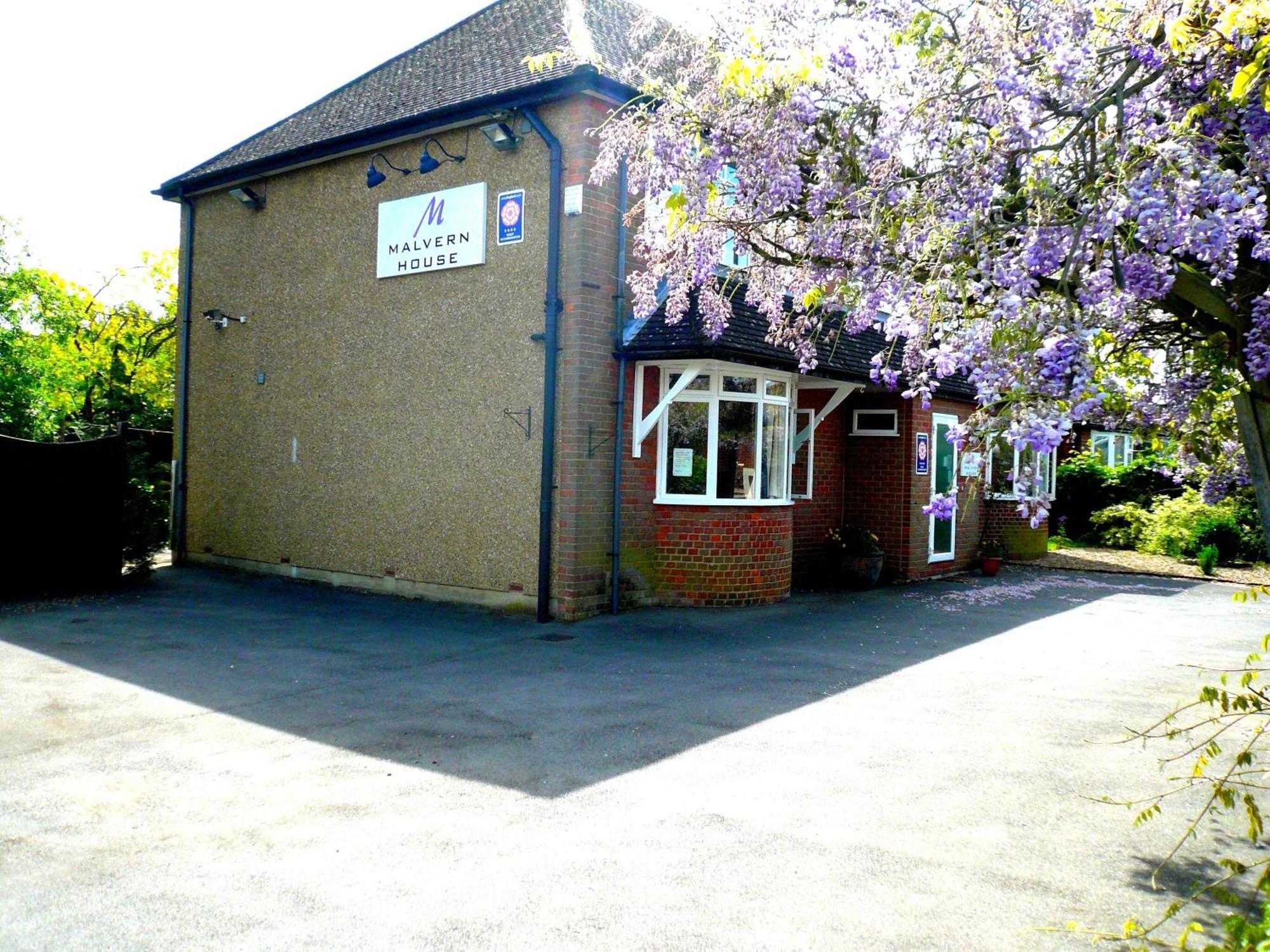 Malvern House High Wycombe Exterior foto
